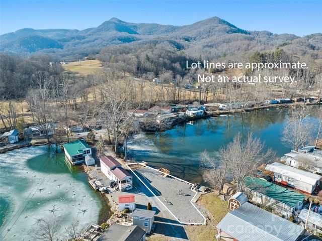 234 Tri Lakes Drive, Waynesville, NC 28785