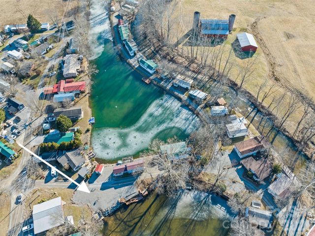 234 Tri Lakes Drive, Waynesville, NC 28785