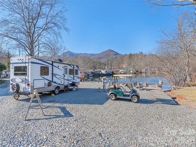 234 Tri Lakes Drive, Waynesville, NC 28785