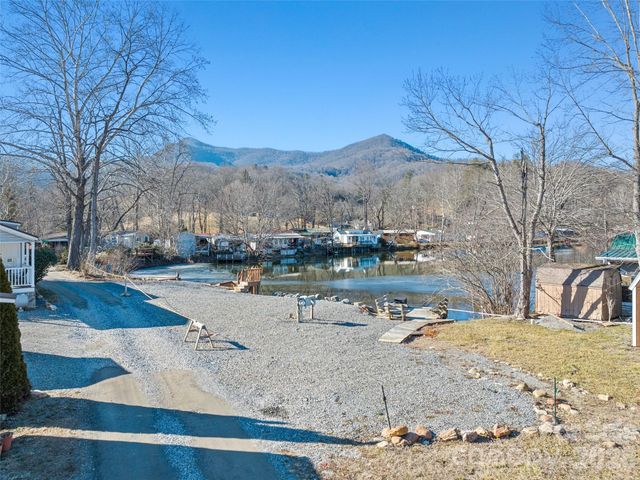 234 Tri Lakes Drive, Waynesville, NC 28785