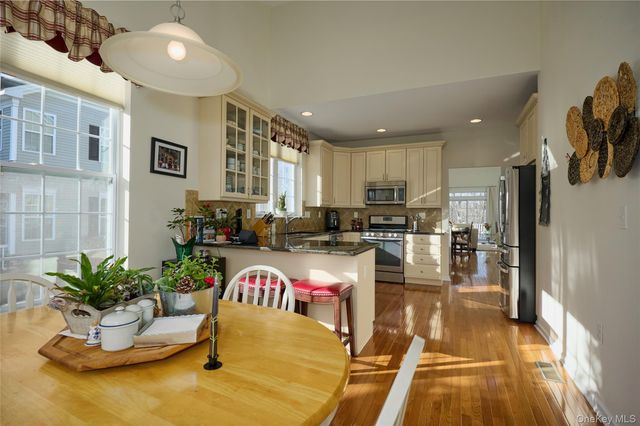 40 Evan Court, Fishkill, NY 12524