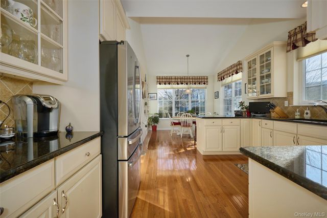 40 Evan Court, Fishkill, NY 12524