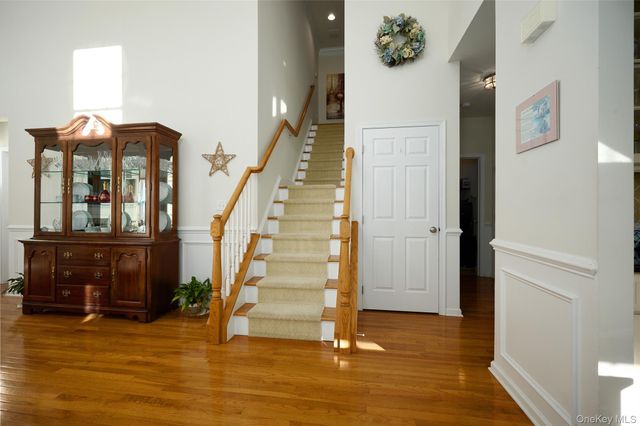 40 Evan Court, Fishkill, NY 12524