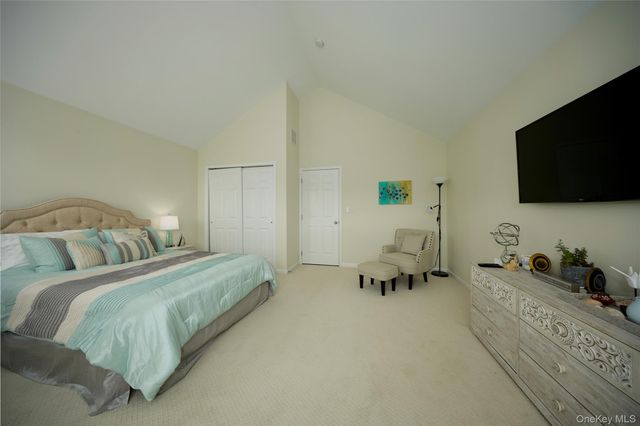 40 Evan Court, Fishkill, NY 12524