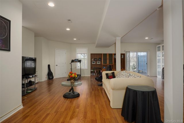 40 Evan Court, Fishkill, NY 12524