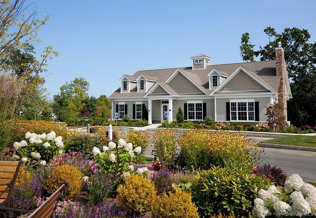 40 Evan Court, Fishkill, NY 12524