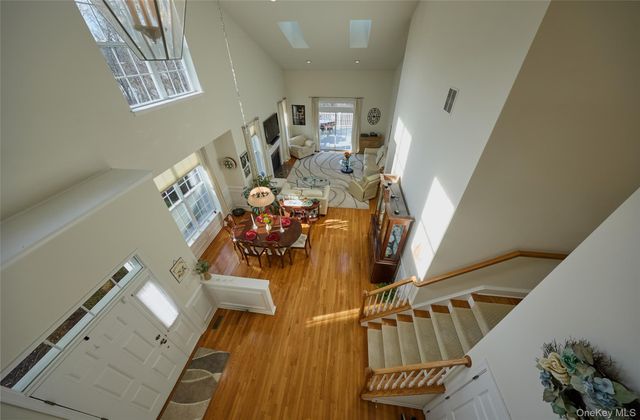 40 Evan Court, Fishkill, NY 12524