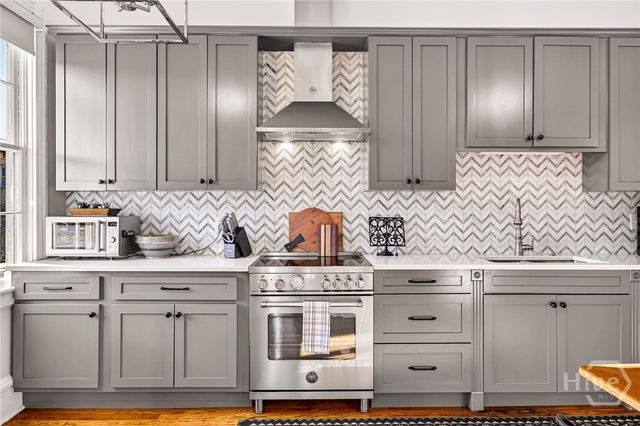 15 E Jones Street 3B, Savannah, GA 31401