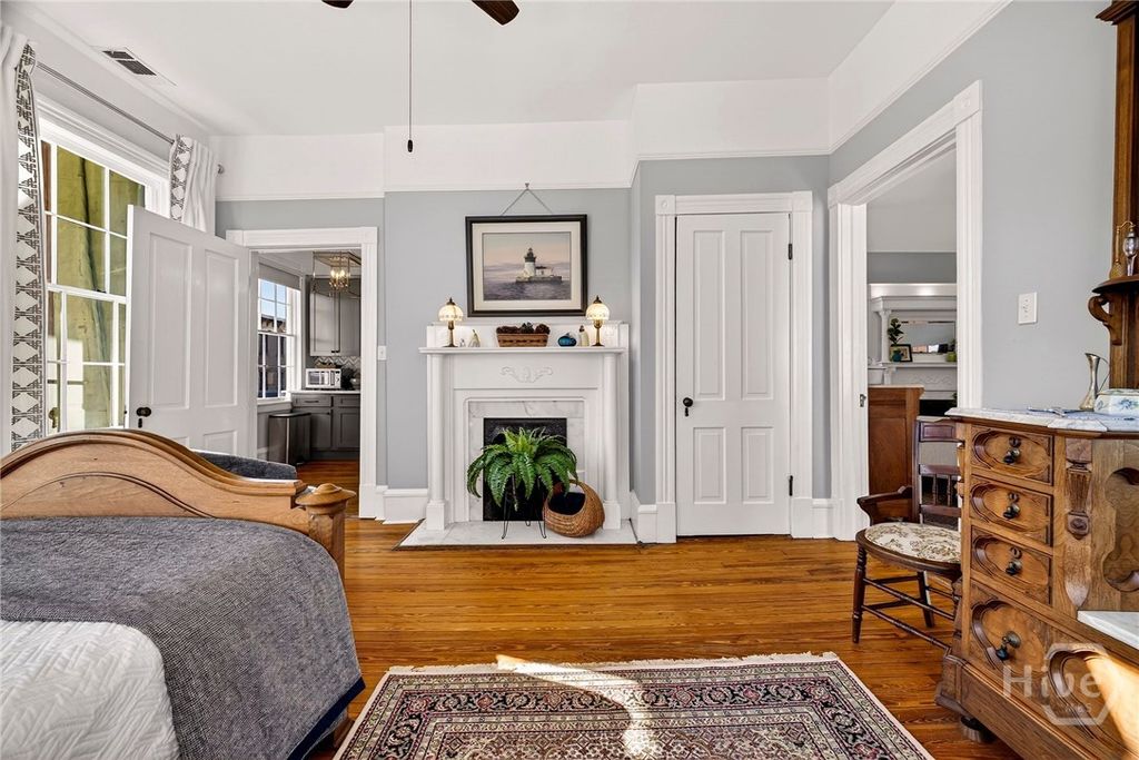 Image 18 of property listing at 15 E Jones Street 3B, Savannah, GA 31401