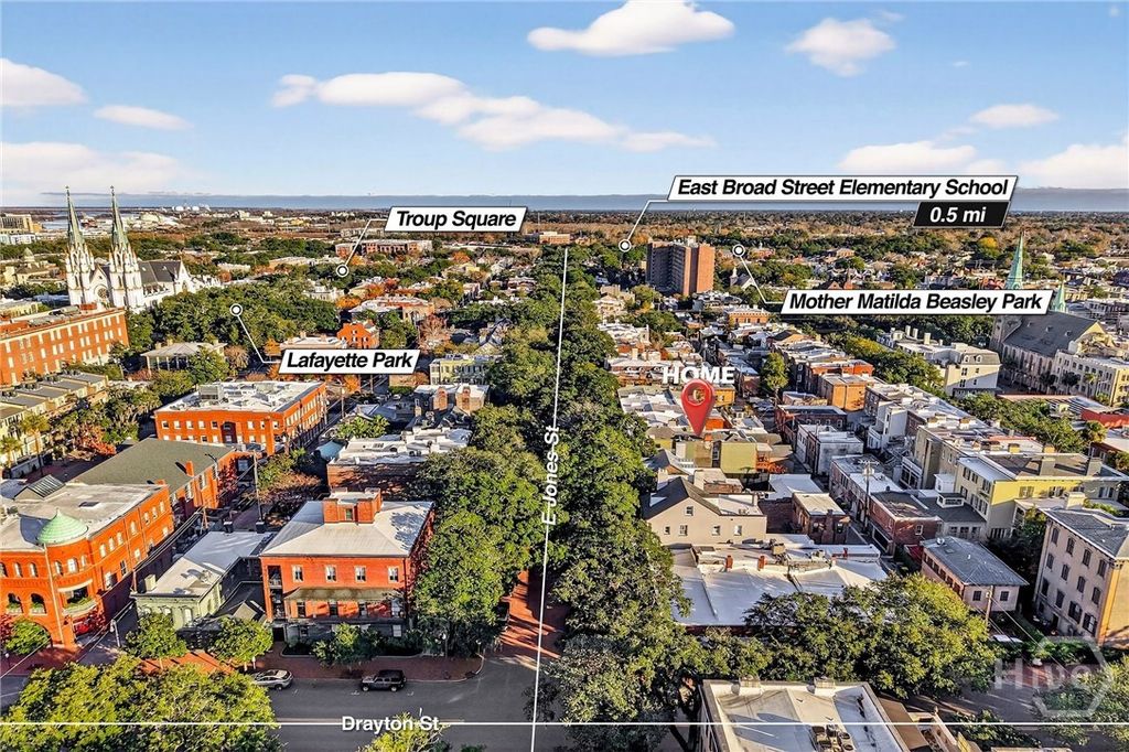 Image 28 of property listing at 15 E Jones Street 3B, Savannah, GA 31401