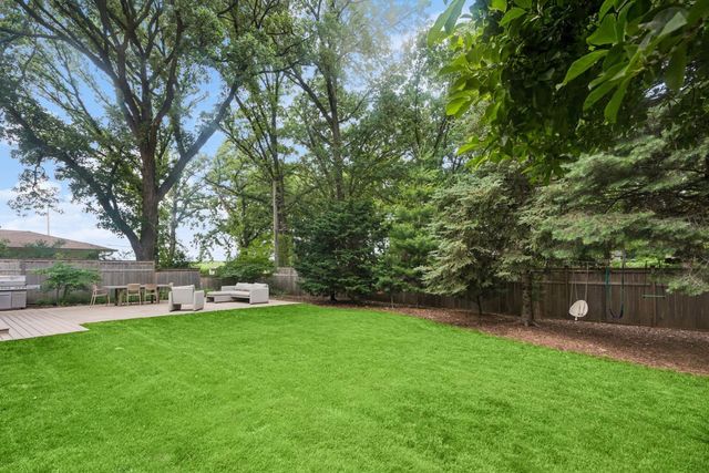91 Mid Oaks Lane, Roseville, MN 55113