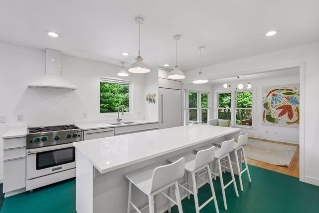 91 Mid Oaks Lane, Roseville, MN 55113