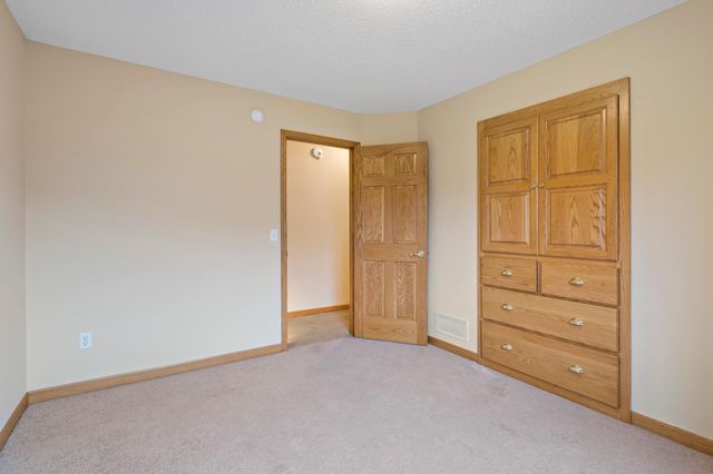 674 208th Lane NE, East Bethel, MN 55011