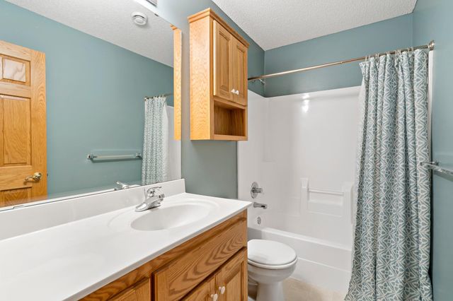 674 208th Lane NE, East Bethel, MN 55011