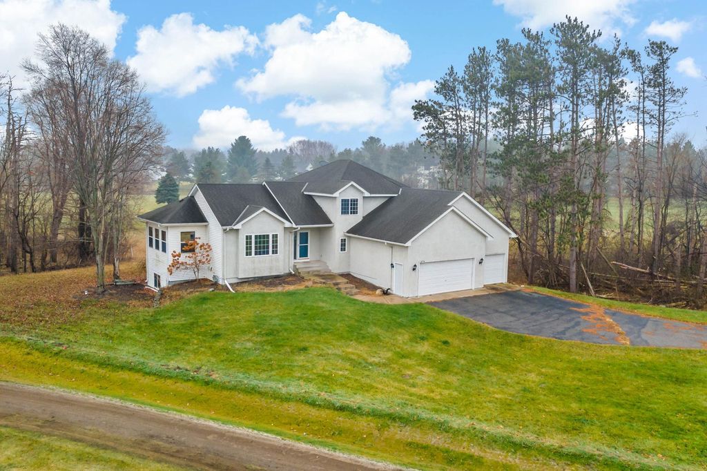 674 208th Lane NE, East Bethel, MN 55011