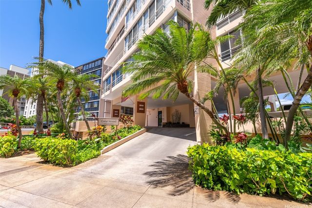 2979 Kalakaua Avenue 404, Honolulu, HI 96815