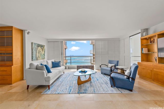 2979 Kalakaua Avenue 404, Honolulu, HI 96815