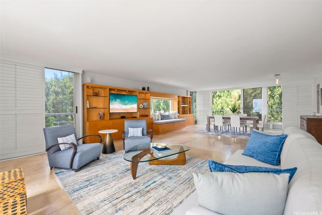 2979 Kalakaua Avenue 404, Honolulu, HI 96815