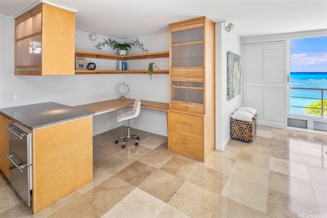 2979 Kalakaua Avenue 404, Honolulu, HI 96815