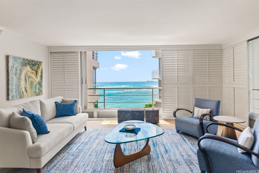 2979 Kalakaua Avenue 404, Honolulu, HI 96815