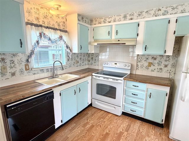 5562 LANSING DRIVE, Wildwood, FL 34785