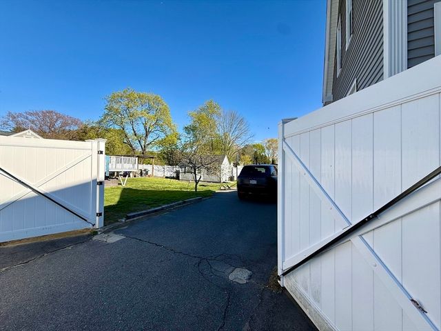 408 W Britannia St, Taunton, MA 02780
