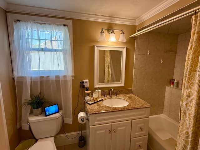 408 W Britannia St, Taunton, MA 02780