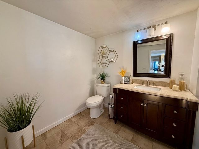 408 W Britannia St, Taunton, MA 02780