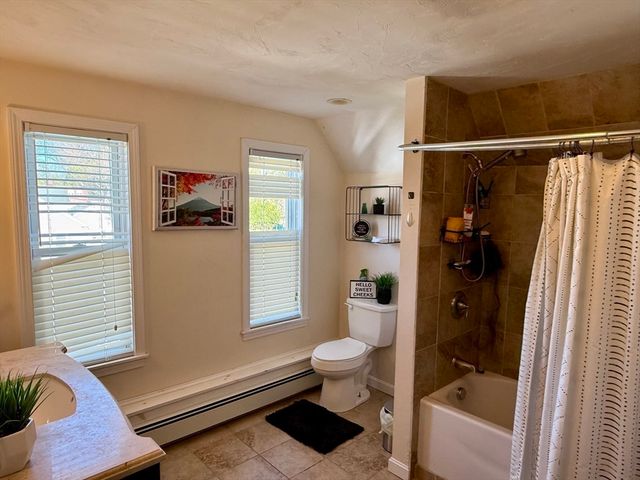 408 W Britannia St, Taunton, MA 02780