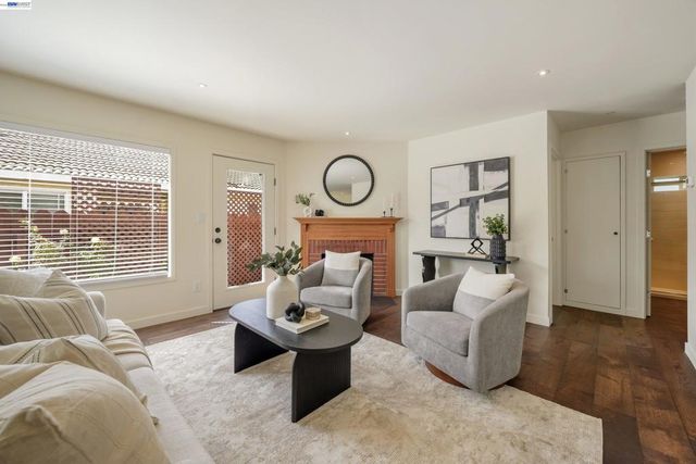 31967 Albany St, Hayward, CA 94544