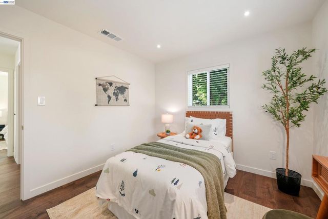31967 Albany St, Hayward, CA 94544