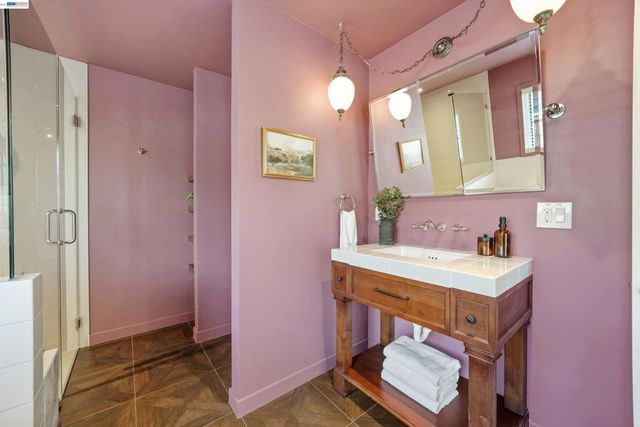 31967 Albany St, Hayward, CA 94544