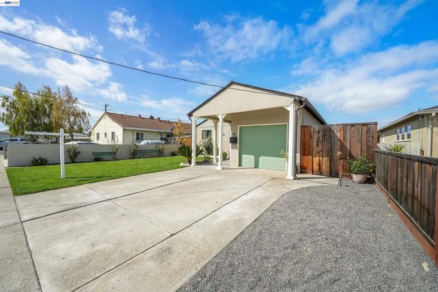 31967 Albany St, Hayward, CA 94544