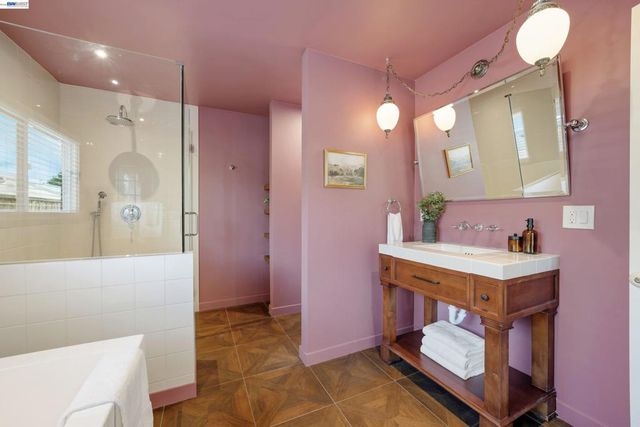31967 Albany St, Hayward, CA 94544