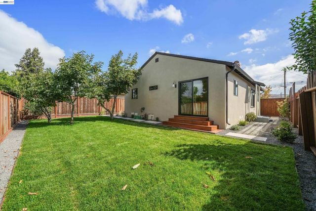 31967 Albany St, Hayward, CA 94544