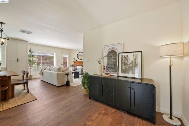31967 Albany St, Hayward, CA 94544