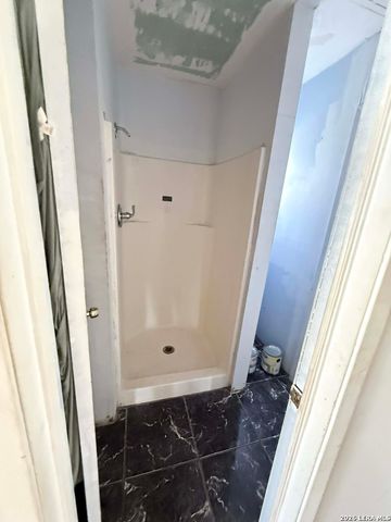 523 Avondale, San Antonio, TX 78223