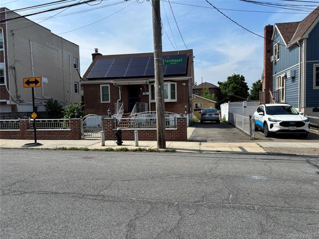 3251 Fairmount Avenue, Bronx, NY 10465