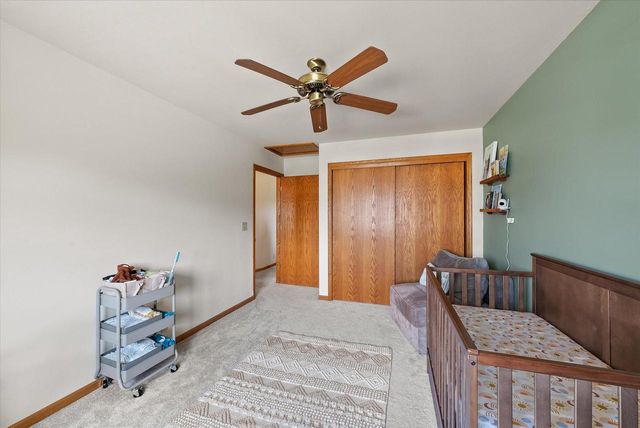 757 Quinlan DRIVE #H, Pewaukee, WI 53072