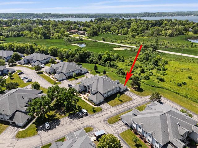 757 Quinlan DRIVE #H, Pewaukee, WI 53072