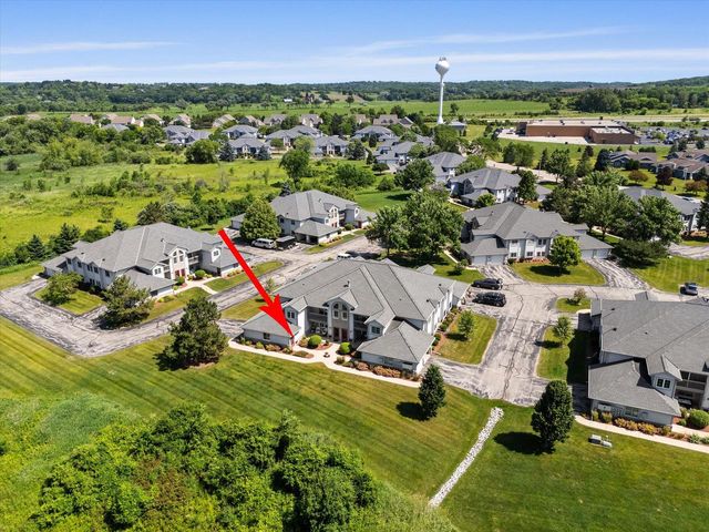 757 Quinlan DRIVE #H, Pewaukee, WI 53072
