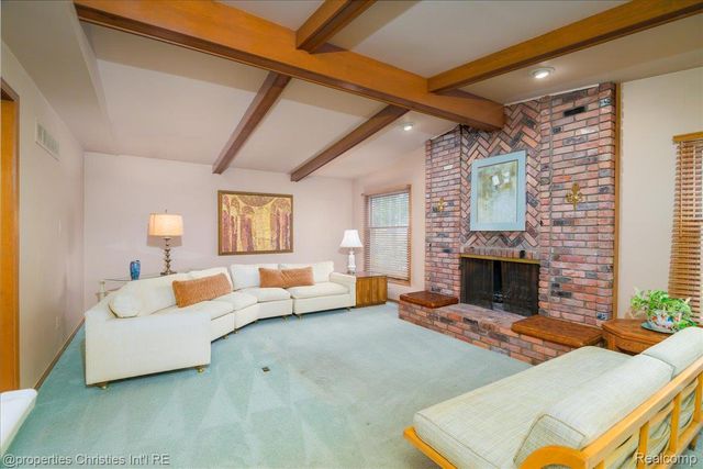 2901 Shadywood Drive, Troy, MI 48098