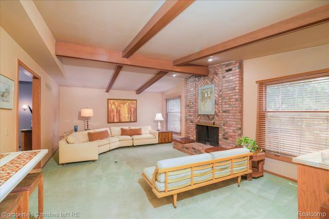 2901 Shadywood Drive, Troy, MI 48098