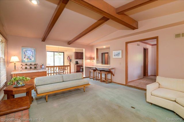 2901 Shadywood Drive, Troy, MI 48098