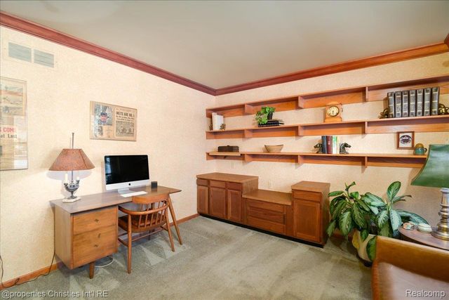 2901 Shadywood Drive, Troy, MI 48098
