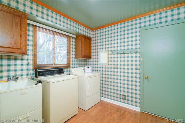2901 Shadywood Drive, Troy, MI 48098