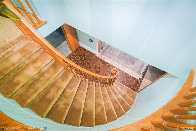 2901 Shadywood Drive, Troy, MI 48098