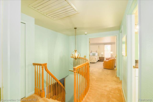 2901 Shadywood Drive, Troy, MI 48098