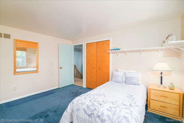 2901 Shadywood Drive, Troy, MI 48098