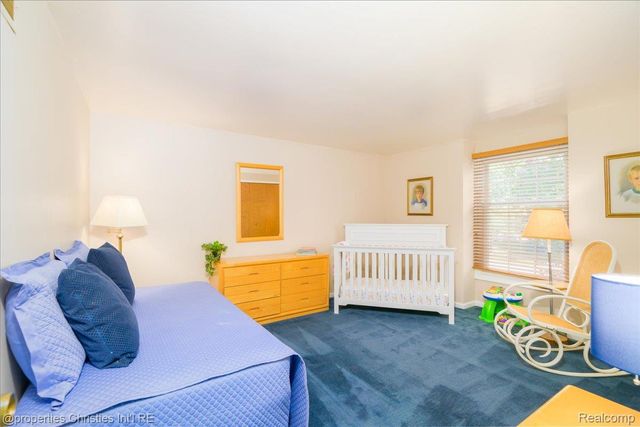 2901 Shadywood Drive, Troy, MI 48098
